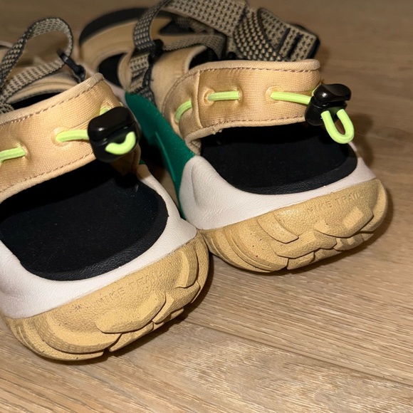 Nike Tan and Black Strappy Sandal-Sneaker - Picture 3 of 4